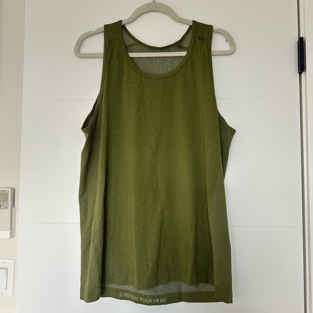 Lululemon Metal Vent Breathe Tank / green size large